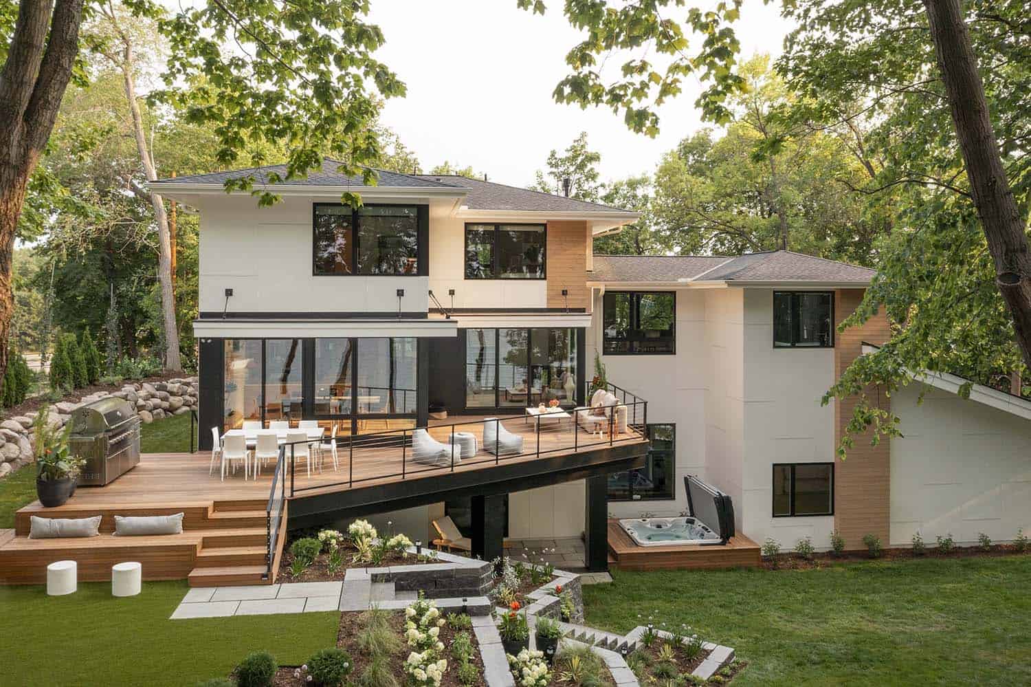 Elegant Outdoor Deck Designs for Modern Homes